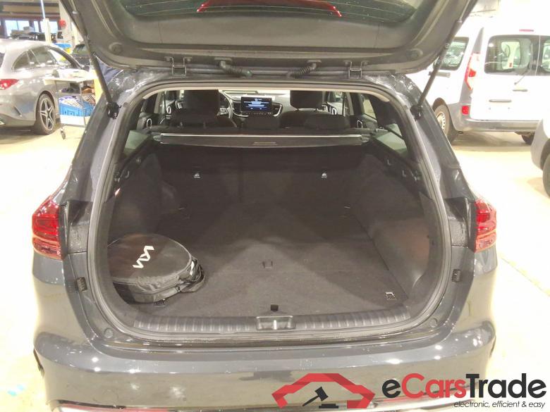 KIA CEE'D SPORTSWAGON 1.6 GDI PHEV BUSINESS LINE DCT #3