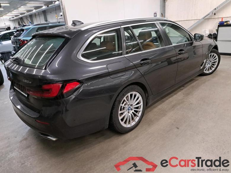 BMW - BMW 5 TOURING 520e 204PK Business Edition With Dakota Leather & Parking Assistant Pack & Electric Sunroof  * HYBRID * #2