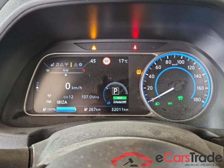 NISSAN LEAF / 2017 / 5P / BERLINA ACENTA 40KWH #4