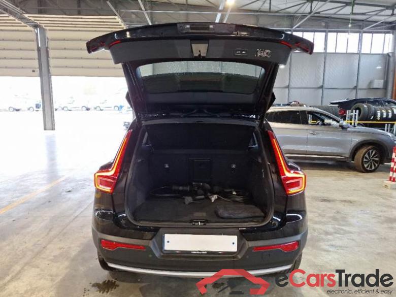 VOLVO XC40 / 2017 / 5P / SUV T5 PLUG-IN HYBRID AUTO RECH INSCRIP EXPR #5
