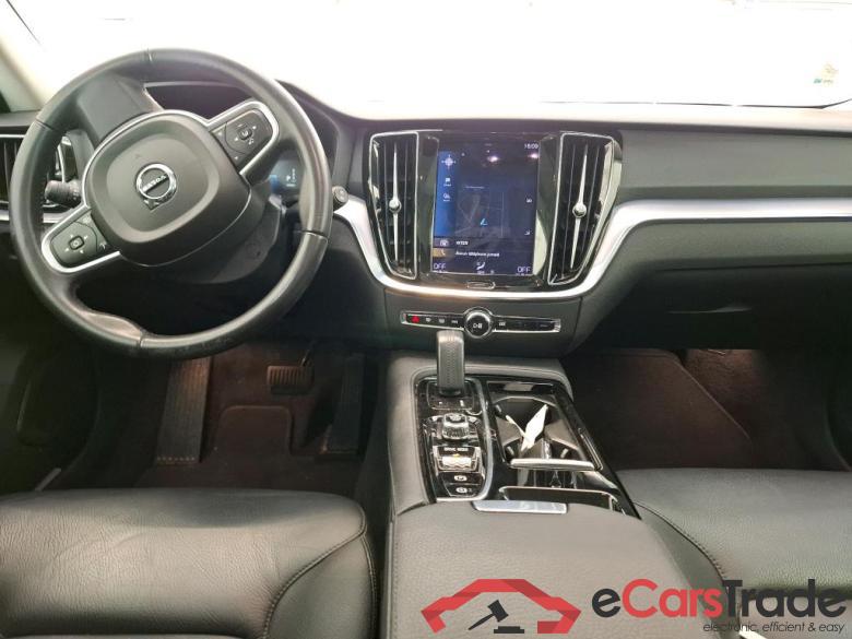 VOLVO V60 / 2018 / 5P / Break Recharge T6 340 GT 8 Business Executive #5