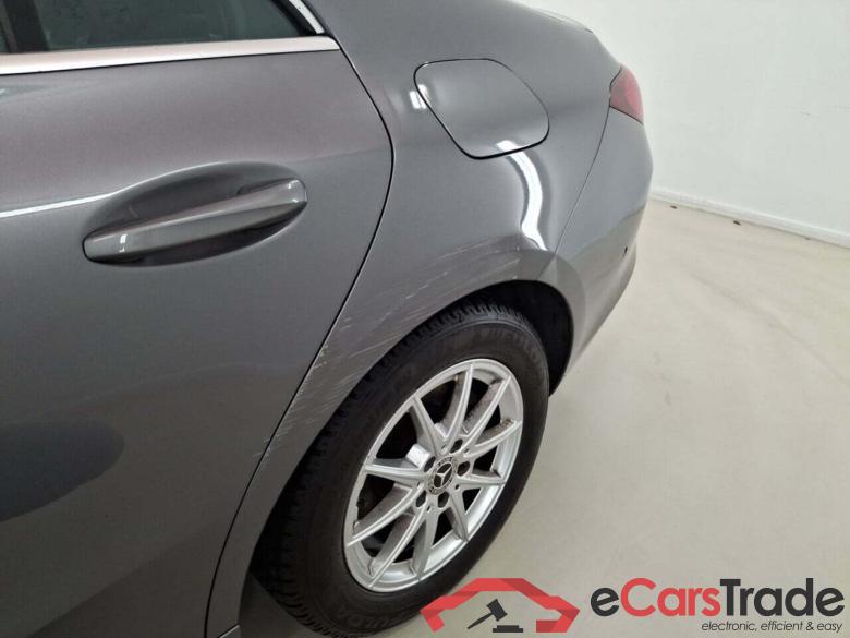 MERCEDES-BENZ CLA-KLASSE 200D BUSINESS SOLUTION DCT #6