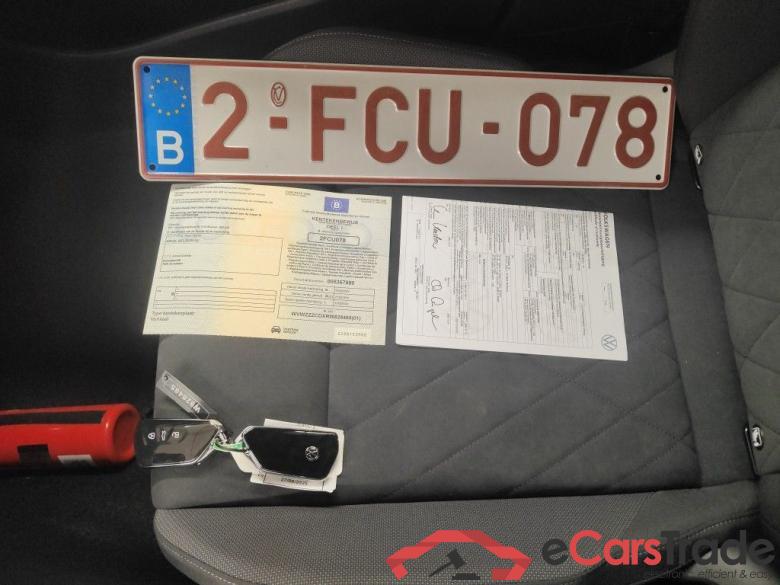 Volkswagen Golf Variant VIII 1.5 eTSI 110kW DSG Life Business Pre 5d #4