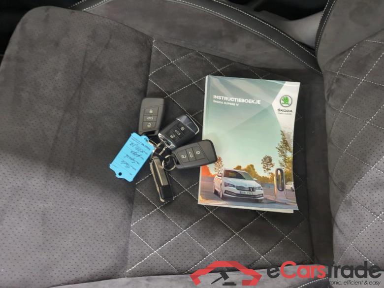 Skoda Superb Combi 1.4 TSI PHEV DSG Sportline Business + Pano #4
