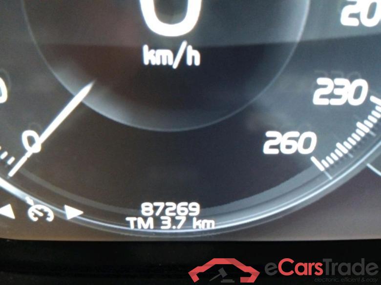 VOLVO XC60 / 2017 / 5P / todoterreno 2.0 T6 AWD Recharge Inscription Exp Auto #5