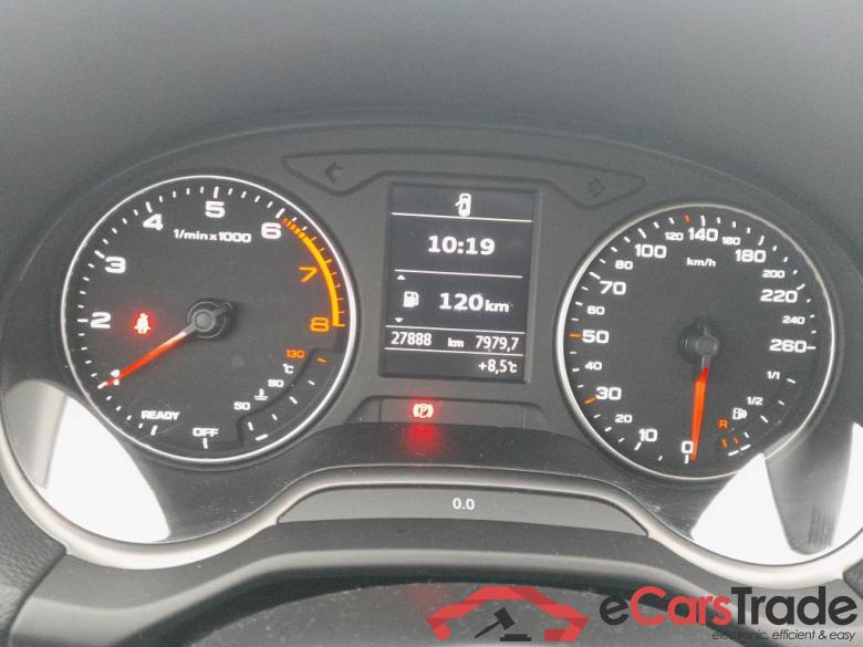 AUDI Q2 / 2016 / 5P / todoterreno Design 30 TFSI 85kW (116CV) #5