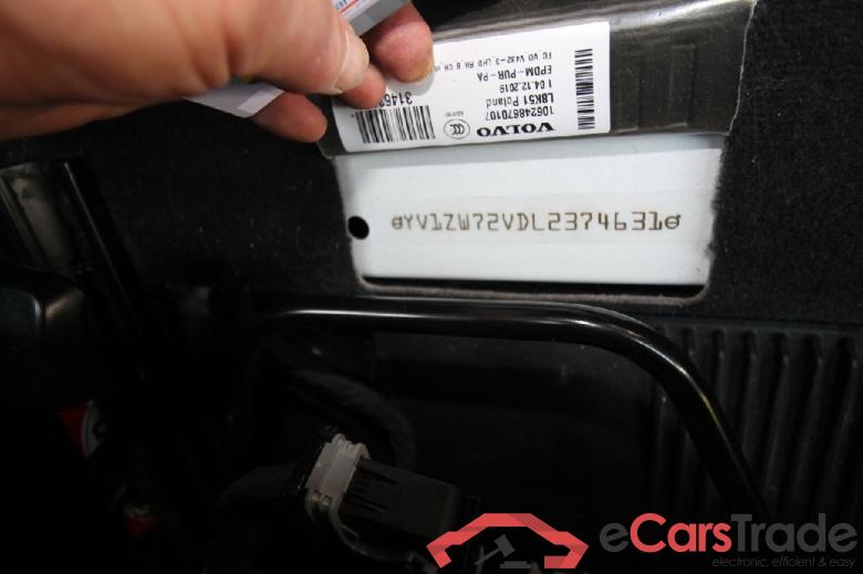 V60 Kombi Momentum Pro 2.0 D3 110KW AT8 E6dT #5