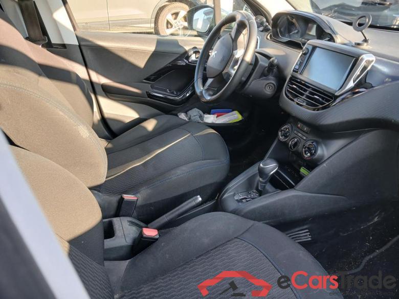 PEUGEOT 208 1.2 PureTech Signature S&S (EU6.2) #4