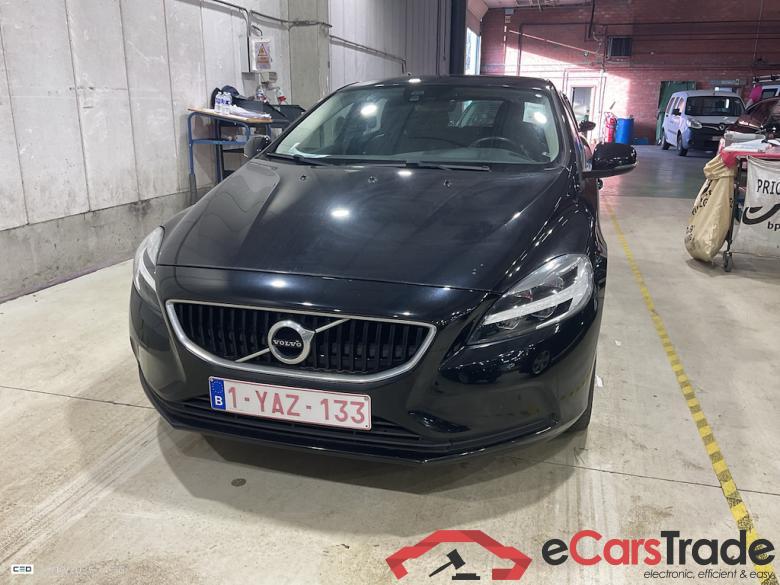 VOLVO V40 DIESEL - 2016 2.0 D2 Black Edition AdBlue (EU6d-TEMP) STOCK #2