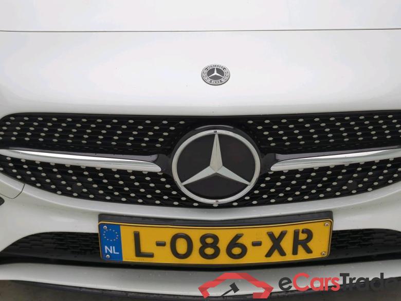 Mercedes-Benz CLA CLA 200 DCT Business Solution AMG 4d #5