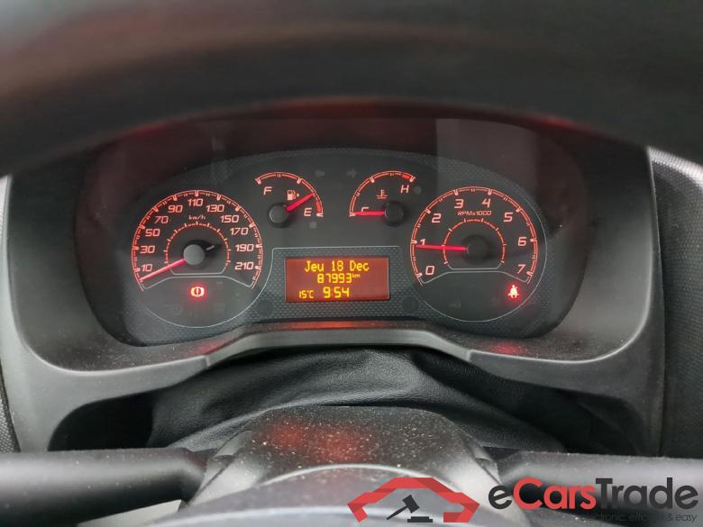 FIAT Fiorino / 2016 / 4P / Fourgonnette 1.3 Multijet 80 Pack Professional Nav #6