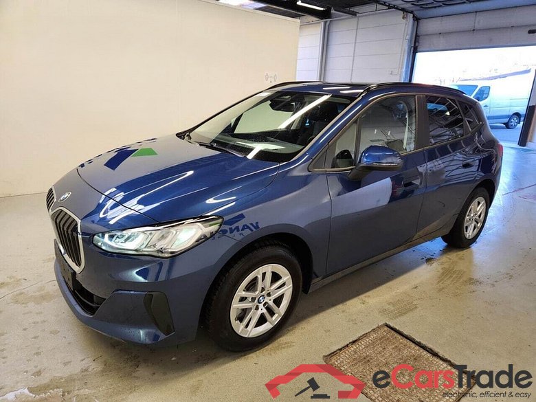BMW 218d Active Tourer Travel Aut. LED LC-Pro Navi KeylessGo Klima PDC ...