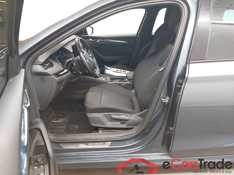 Skoda Octavia Combi 2.0 CRTDI 110kW DSG7 Style 5d #3