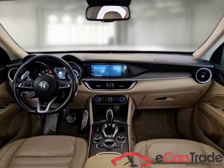 ALFA ROMEO Stelvio / 2017 / 5P / SUV 2.2 TD 210CV 6C Villa D'Este AT8 Q4 #3