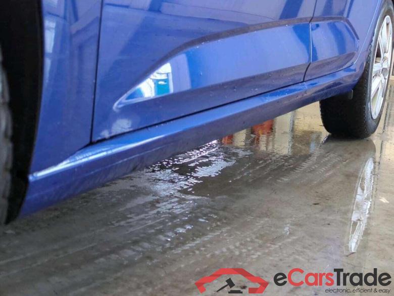 RENAULT Mégane Estate 1.3 TCe140 Equilibre #6