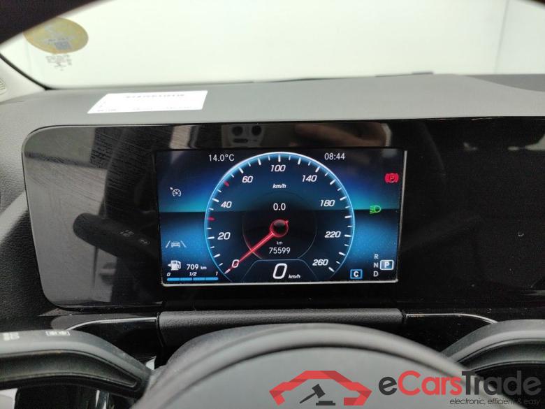 Mercedes-Benz GLA GLA 180 d Business Solution Essential 5d #6