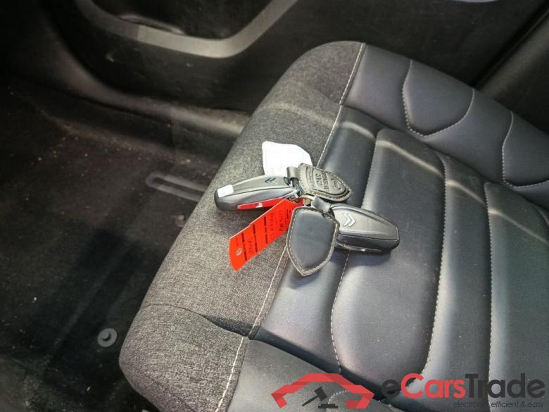 CITROEN C3 AIRCROSS DIESEL 1.5 BlueHDi 120 Shine S&S (EU6.3) 5d #4