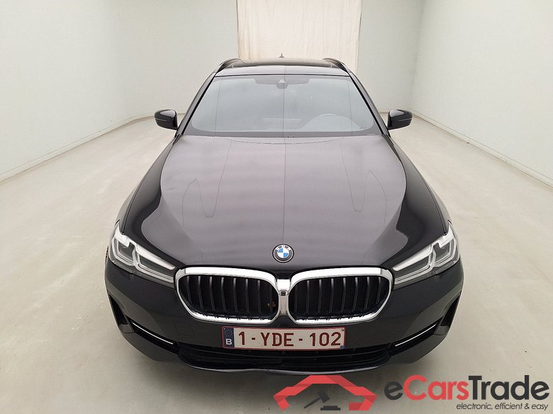 BMW, 5-serie touring '17, BMW 5 Reeks Touring 520d XDrive Aut. (140 kW) 5d