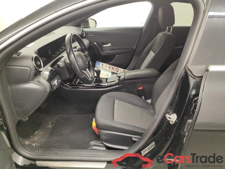 Mercedes-Benz CLA Shooting Brake CLA 180 d Business Solution 5d #3