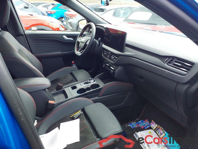 FORD Kuga 2.5 243CV Automático    ST-LINE X #3