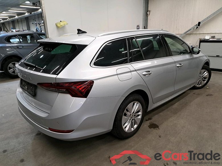 SKODA - SKO OCTAVIA COMBI CRTDI 115PK Clever Pack Corporate With Heated Seats #2