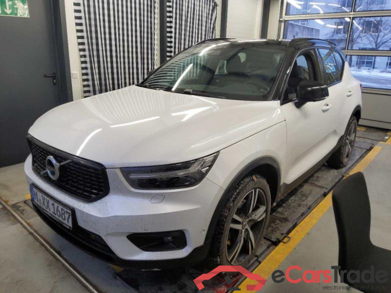 Volvo XC40 (2017->) DE - SUV5 B4 2WD EU6d, R-Design (EURO 6d), 2020 - 2022