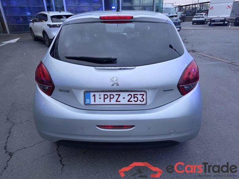 PEUGEOT 208 1.2i PureTech Style #2