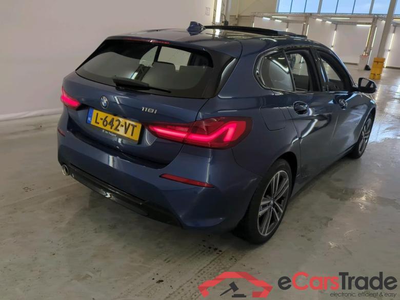 BMW 1 Serie 118iA Sport Line 5d + Pano #2