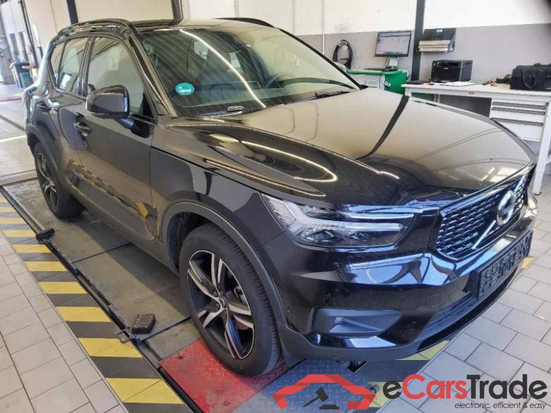 Volvo XC40 (2017->) DE - SUV5 B4 2WD EU6d, R-Design (EURO 6d), 2020 - 2022 #2