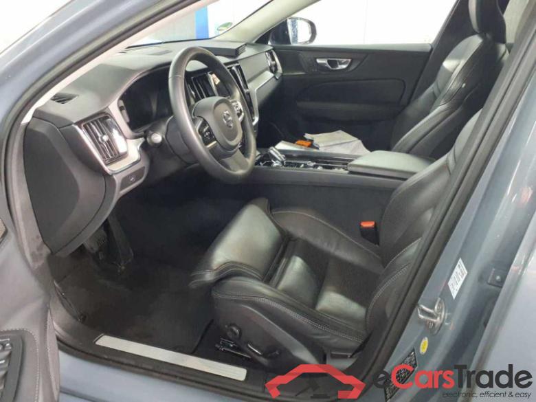 Volvo V60 Kombi (2018->) DE - Kb5 B5 (Benzin) AWD EU6d, Plus Dark Mild-Hybrid AWD (EURO 6d), 2021 - 2022 #2