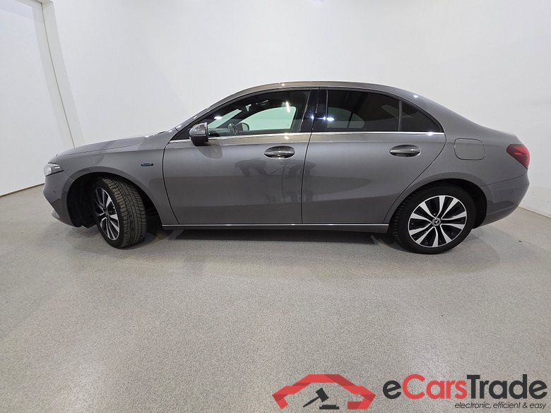 Mercedes A 250e PHEV Aut. LED-Xenon Widescreen Navi 1/2 Sport-Leather KeylessGo Camera Klima PDC ... #2