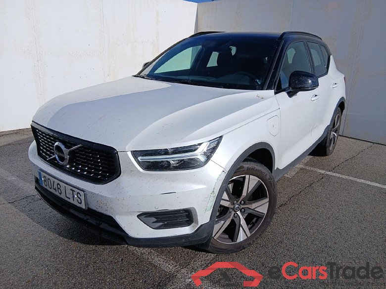 VOLVO XC40 / 2017 / 5P / todoterreno 1.5 T4 Twin Recharge R-Design Auto