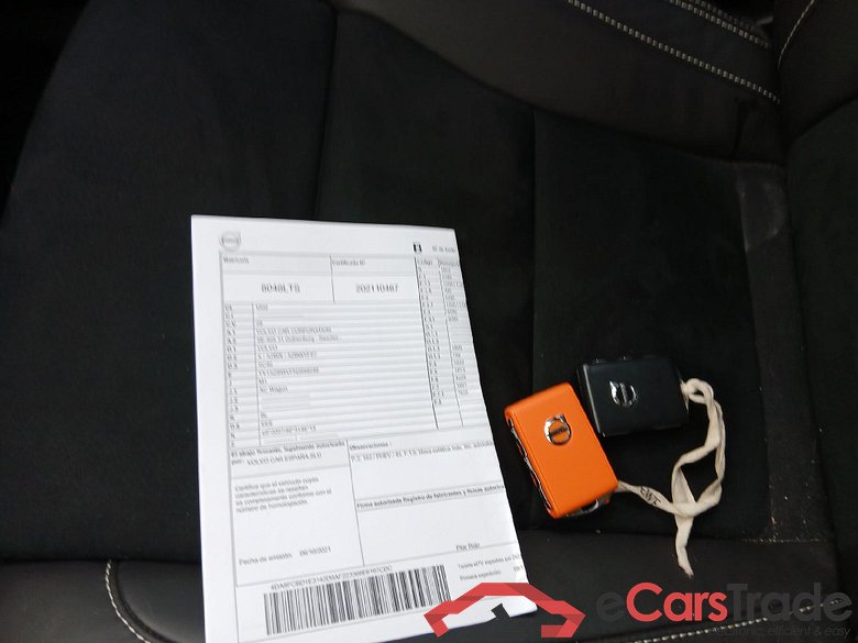 VOLVO XC40 / 2017 / 5P / todoterreno 1.5 T4 Twin Recharge R-Design Auto #5