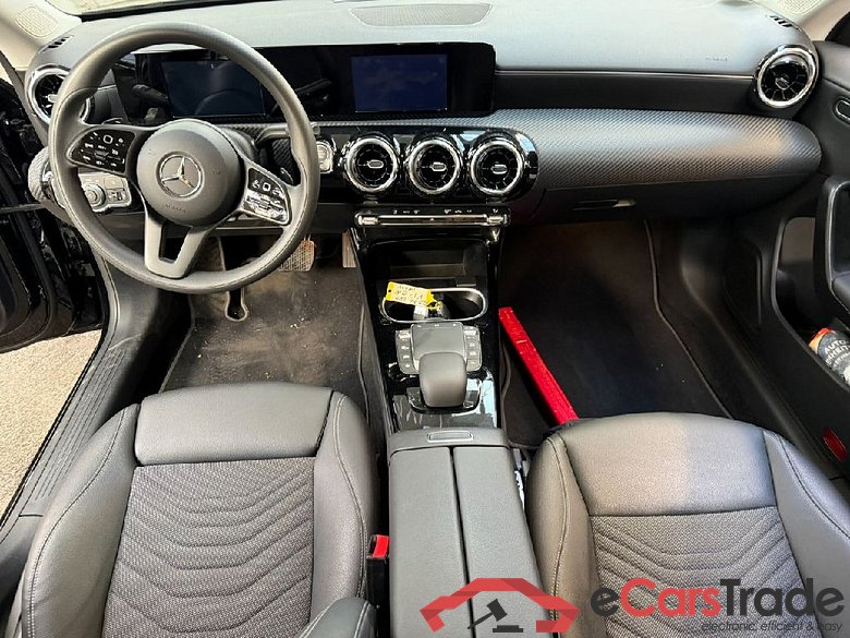 CLA -Klasse Shooting Brake CLA 180 (118.684) 1.3  AT7 E6d #3