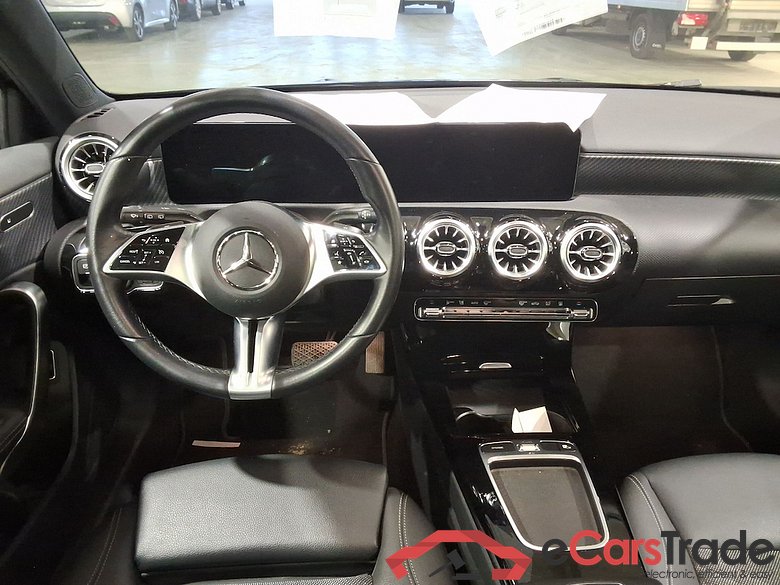 MERCEDES-BENZ A-CLASS 1.3 A 250 E LUXURY LINE DCT #6