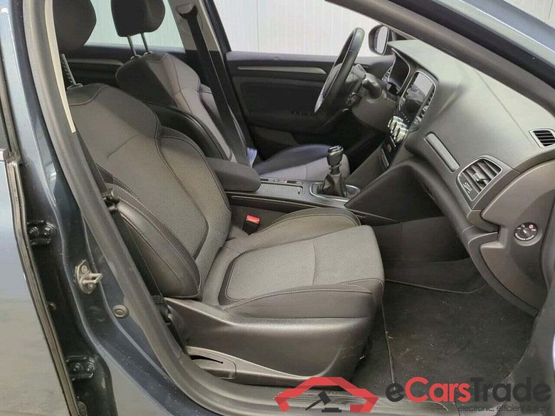 RENAULT Mégane Estate 1.3 TCe140 Equilibre #6