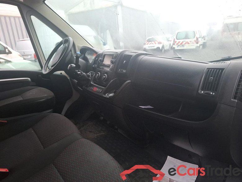 Boxer Fourgon Surélevé 335 L3H2 Asphalt BlueHDi 165 Stop&Start 2.2 165CV BVM6 #5