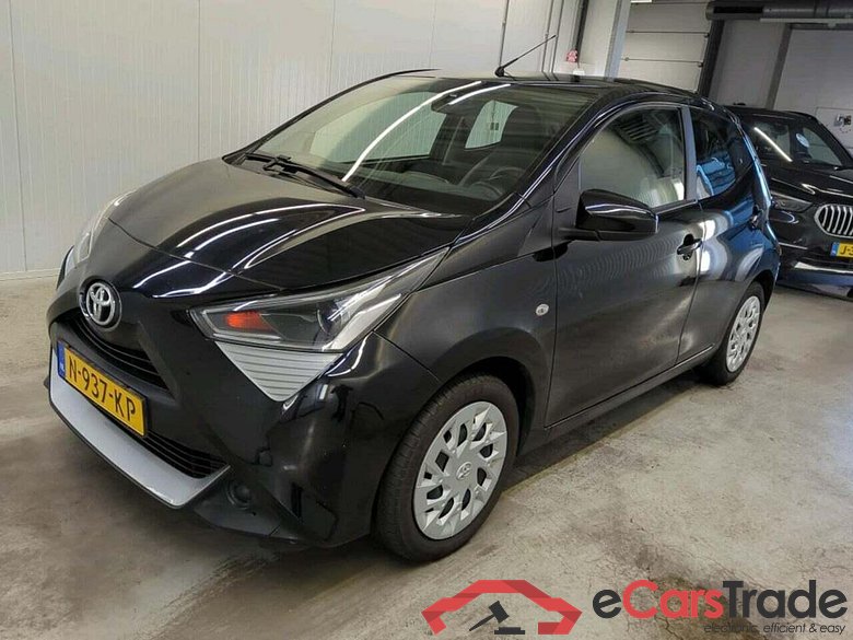 TOYOTA Aygo 1.0 VVT-i x-play #1