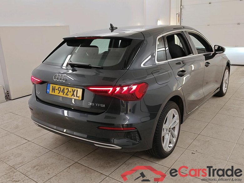 Audi A3 Sportback 35 TFSI S tronic Business edition 5d #2