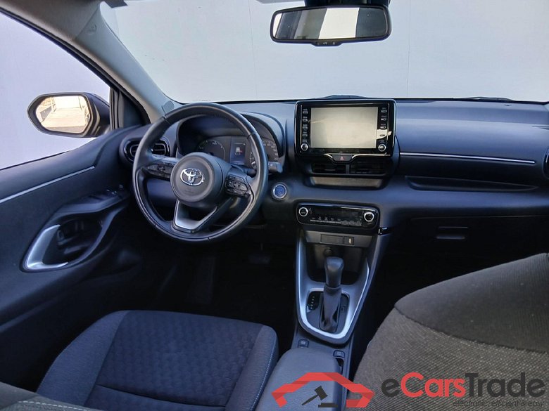 TOYOTA Yaris / 2020 / 5P / berlina con portón 1.5 120H Active Tech #3