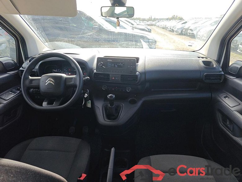 CITROEN Berlingo / 2018 / 4P / monovolumen compacto Talla M BlueHDi 100 S&S LIVE #3