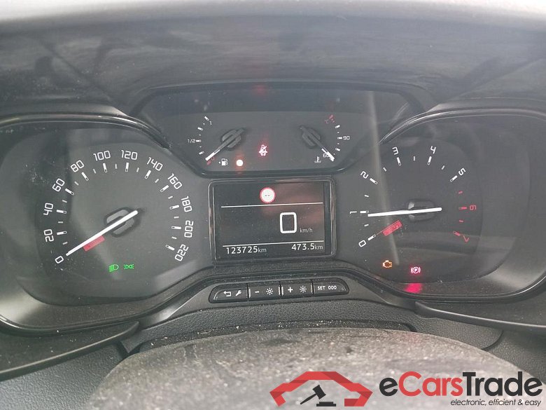 CITROEN Berlingo / 2018 / 4P / combi Talla M BlueHDi 100 S&S LIVE (AC) #4