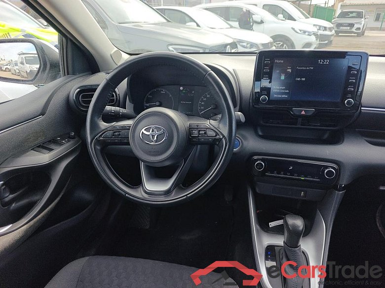 TOYOTA Yaris / 2020 / 5P / berlina con portón 1.5 120H Active Tech #3