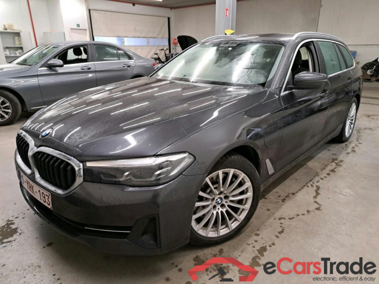 BMW 530e Plug-In Hybrid Aut. LED-Xenon LC-Pro ACC Ambient Navi-Pro Leather KeylessGo Camera Klima PDC ... #1