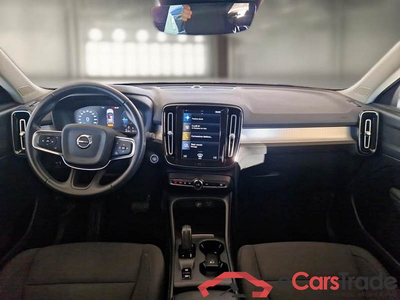 VOLVO XC40 / 2017 / 5P / SUV T5 PLUG-IN HYBRID RECH INSCRIP EXPR #3