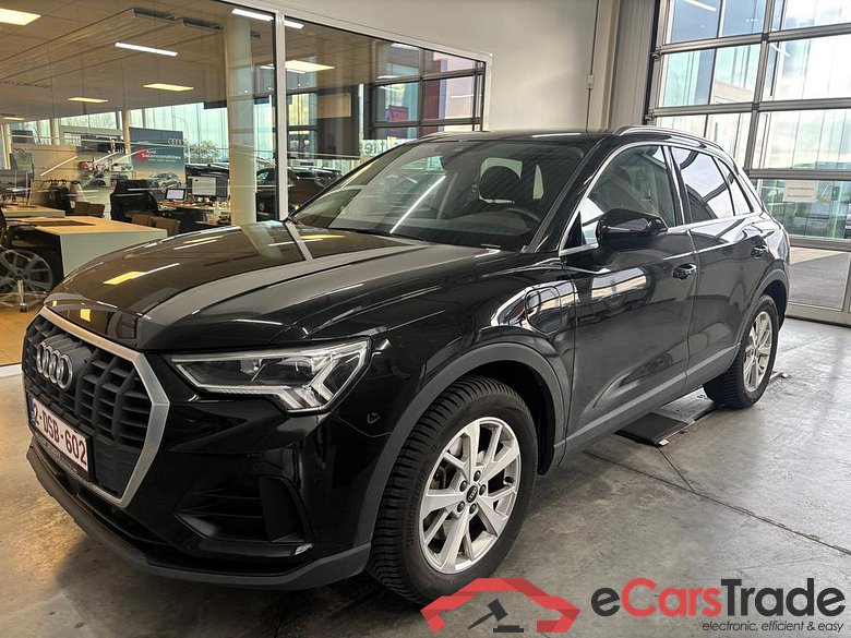 AUDI Q3 PHEV 45 TFSIe Attraction S tron.(180 kW) #1