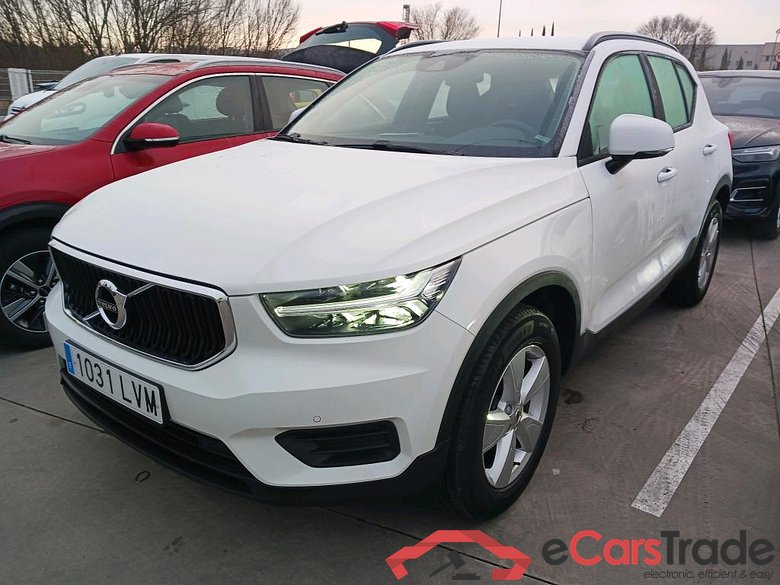 VOLVO XC40 / 2017 / 5P / todoterreno 1.5 T2 Momentum Core #1