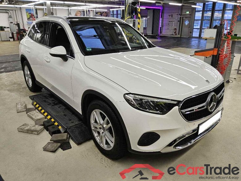 Mercedes-Benz GLC (BM 254)(06.2022->) DE - SUV5 GLC 200 EU6d, Avantgarde 4Matic (EURO 6d), 2022 - 2024 #2