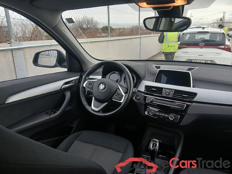 BMW X1 / 2015 / 5P / todoterreno sDrive18dA Business (AC) #3
