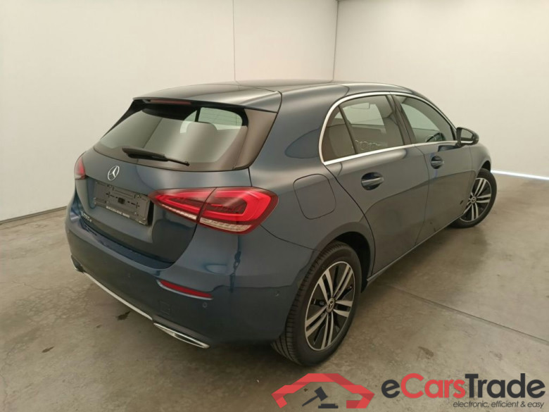 Mercedes-Benz A-Klasse A 250 e Luxury Line 5d #2